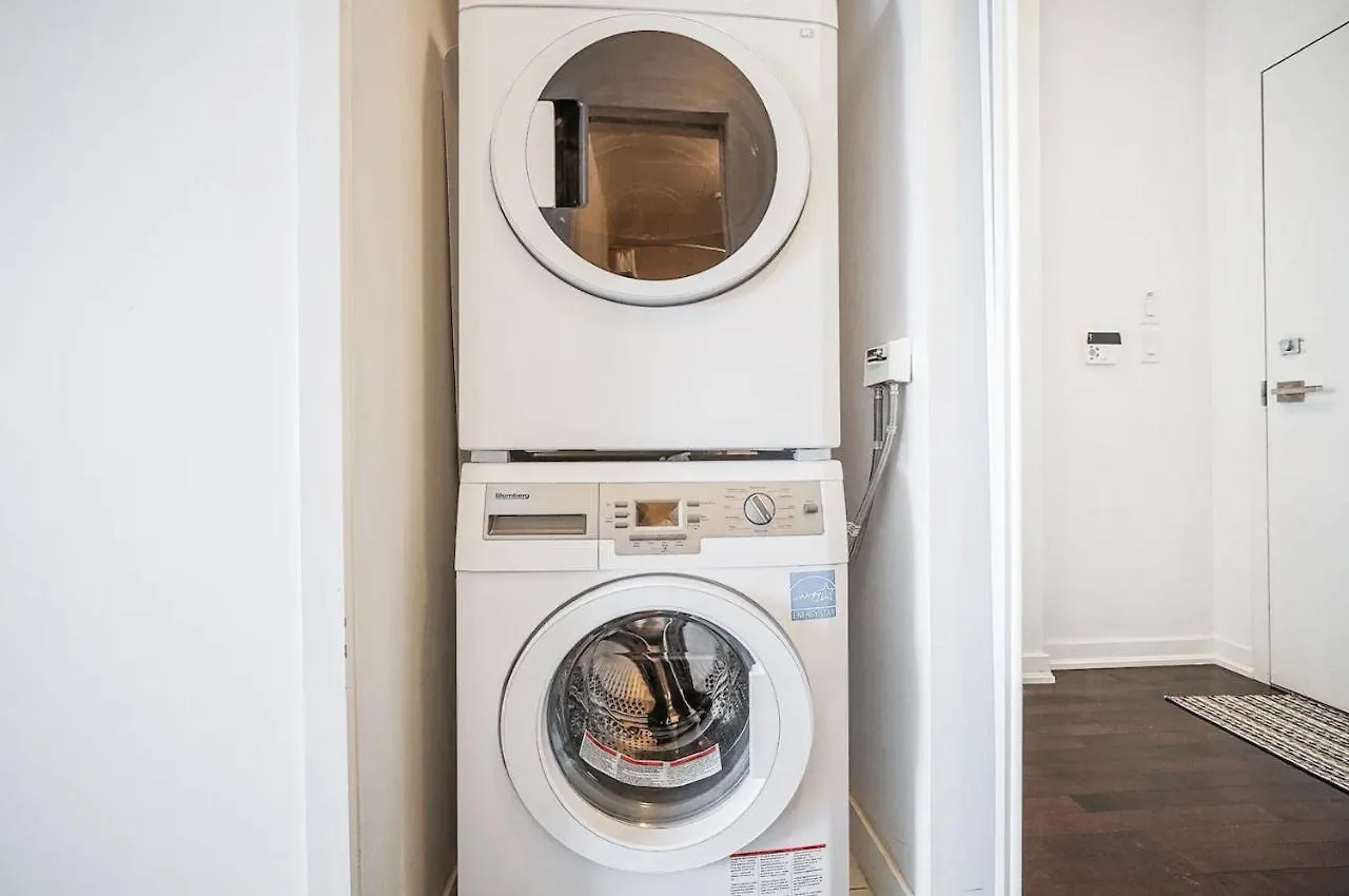 Ferienwohnung Downtown Toronto Gem